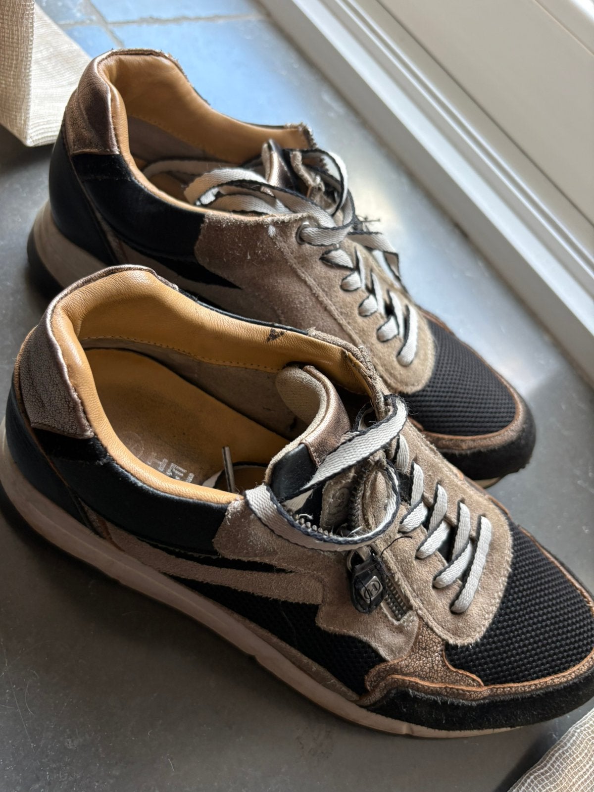 Helioform sneakers maat 6,5 (40), Ophalen of Verzenden, Zo goed als nieuw, Zwart, Sneakers of Gympen