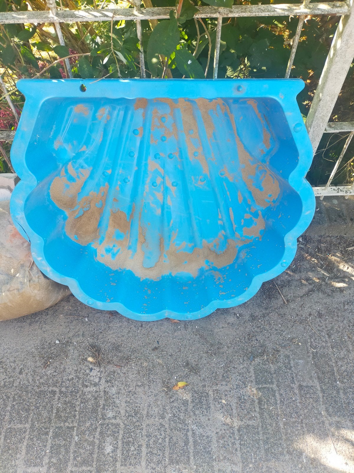 Schelp met deksel, Ophalen