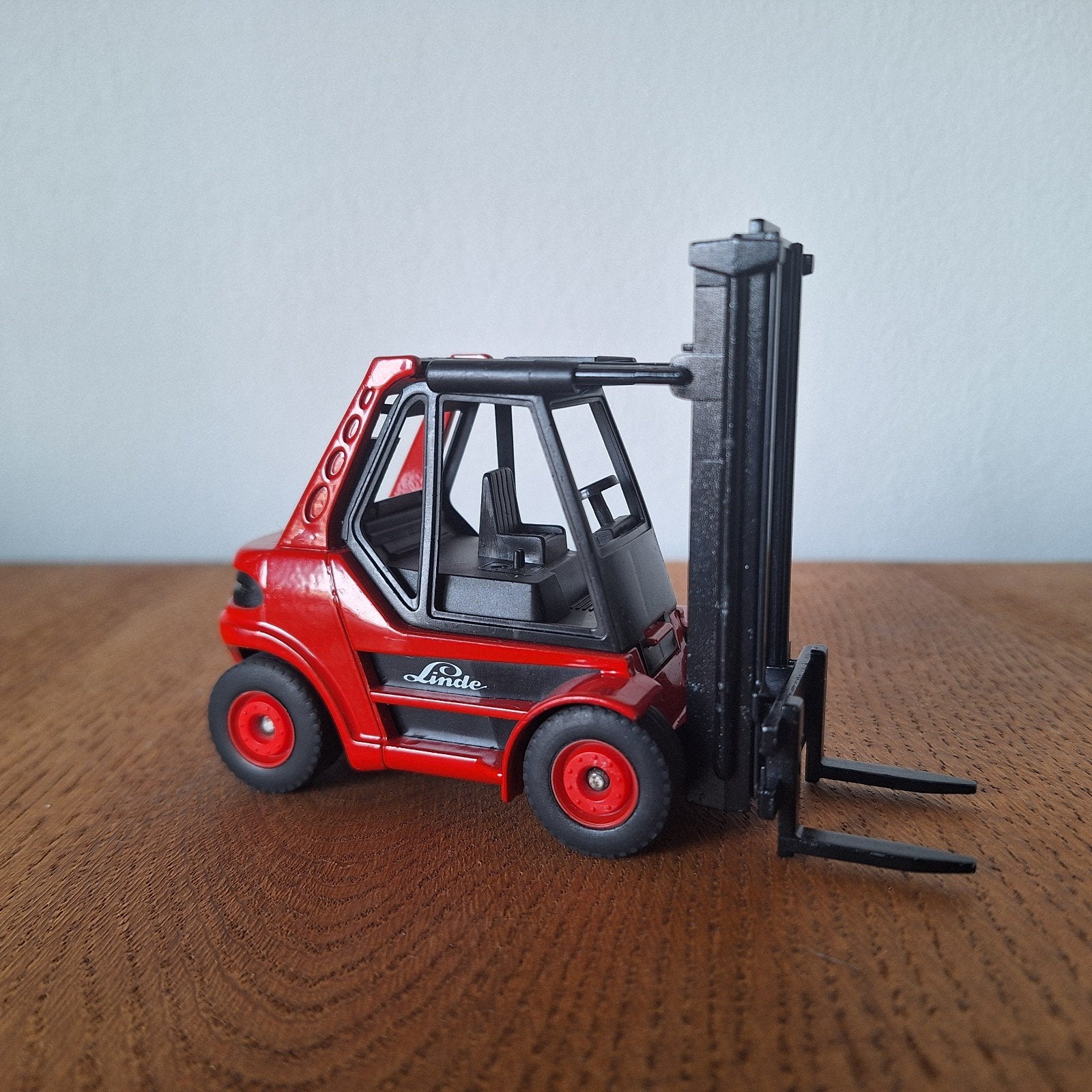 te koop Linde H80 heftruck van Siku, Ophalen of Verzenden, Zo goed als nieuw, Tractor of Landbouw, SIKU