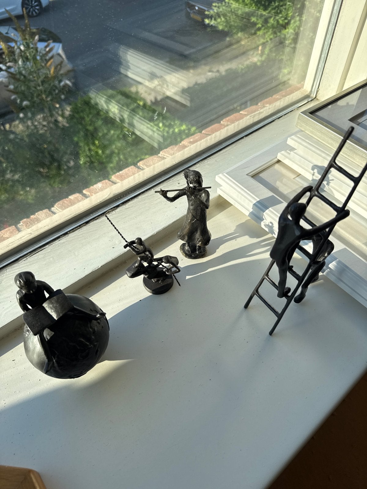 Set van 4 bronzen beelden: Menselijke figuren, Ophalen, Groep mensen, Minder dan 20 cm, Handgemaakt
