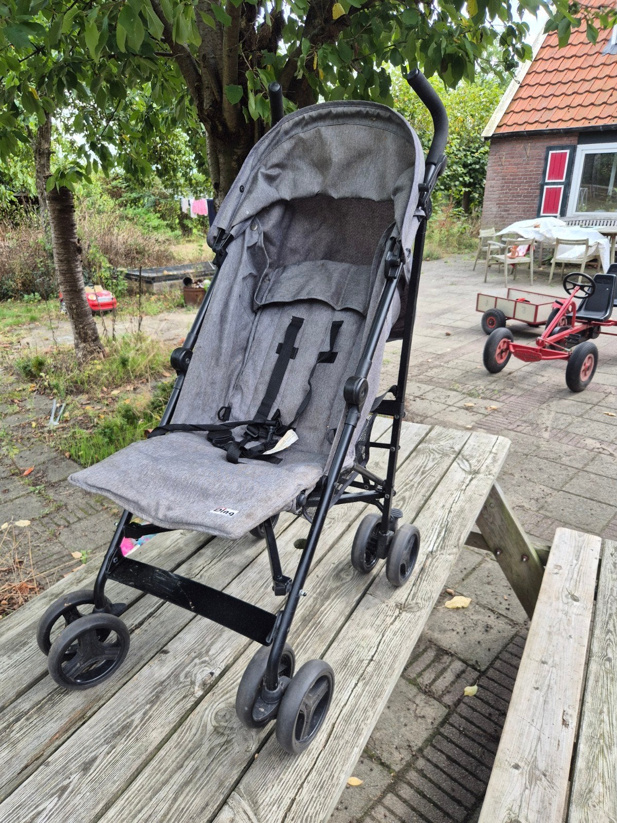 Handige en compacte grijze buggy van Ding, Ophalen, Gebruikt, Overige merken, Verstelbare rugleuning