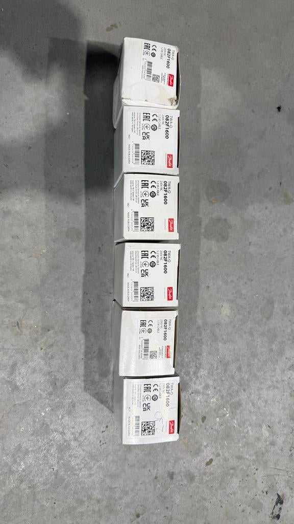 Danfoss TWA-Q NC 230VAC 2W IP54 082F1600 Thermostaat, Ophalen, Nieuw