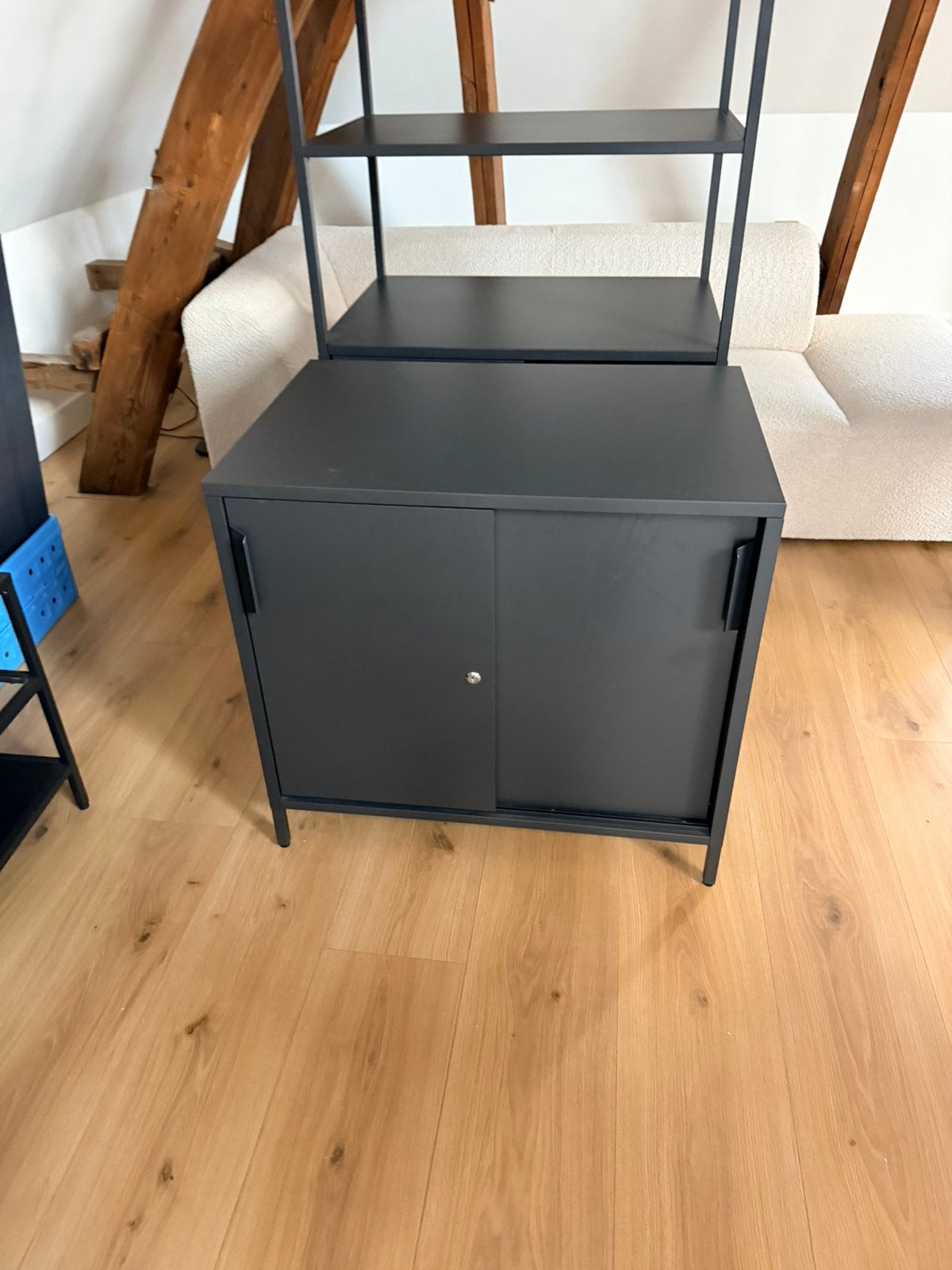 GRATIS Ikea metalen kantoorkast met slotje, Ophalen, Zo goed als nieuw, 25 tot 50 cm, Minder dan 100 cm