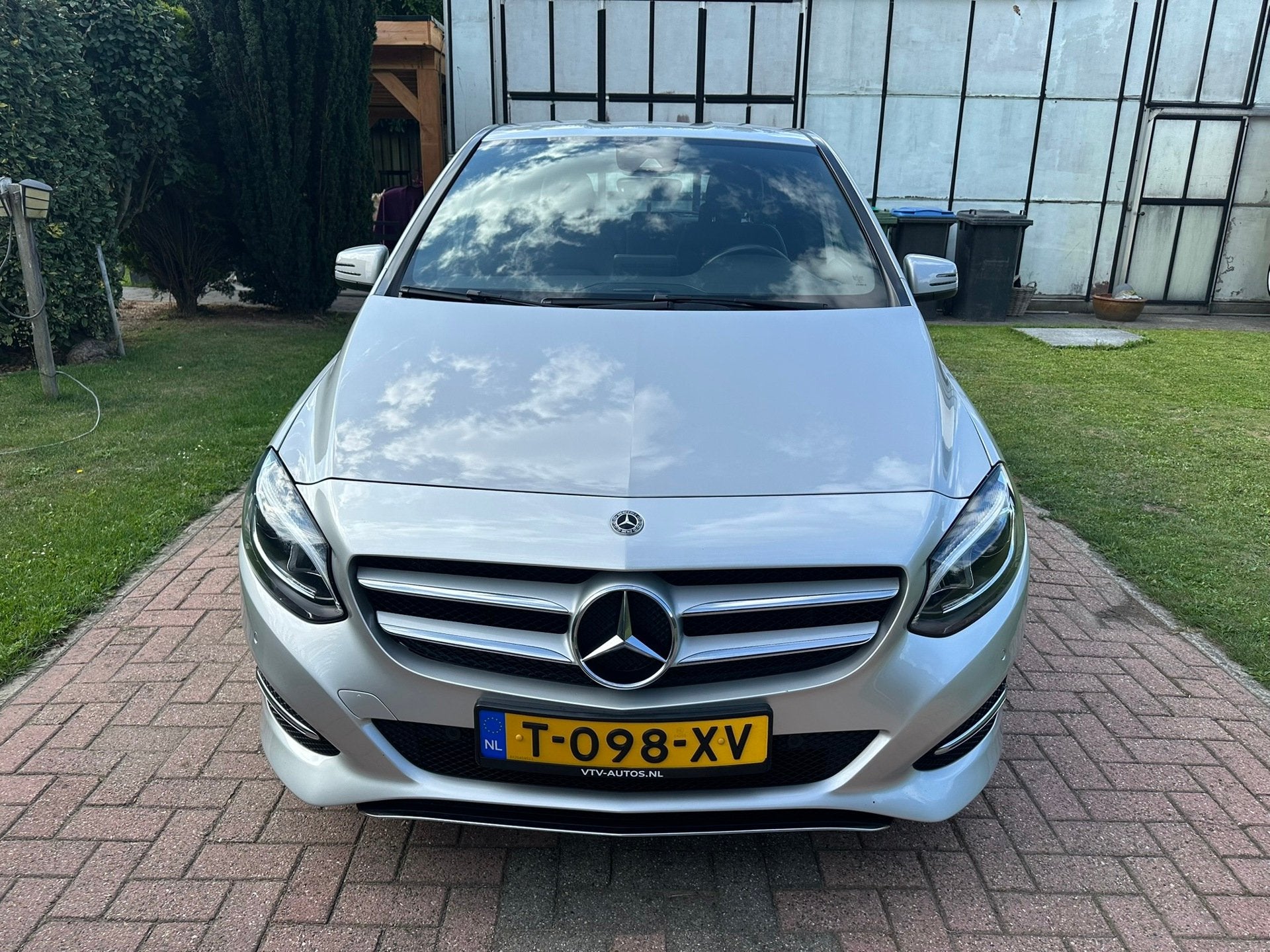 Mercedes-Benz B-klasse 200 Prestige Automaat Trekhaak LED, Auto's, Dealer onderhouden, 1325 kg, Gebruikt, Leder en Stof