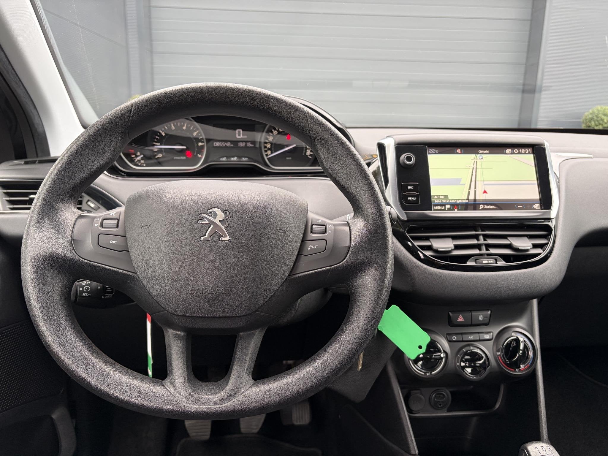 Peugeot 208 1.2 PureTech Blue Lion 2e EigenaarNaviC, Auto's, Voorwielaandrijving, Stof, Gebruikt, 1199 cc