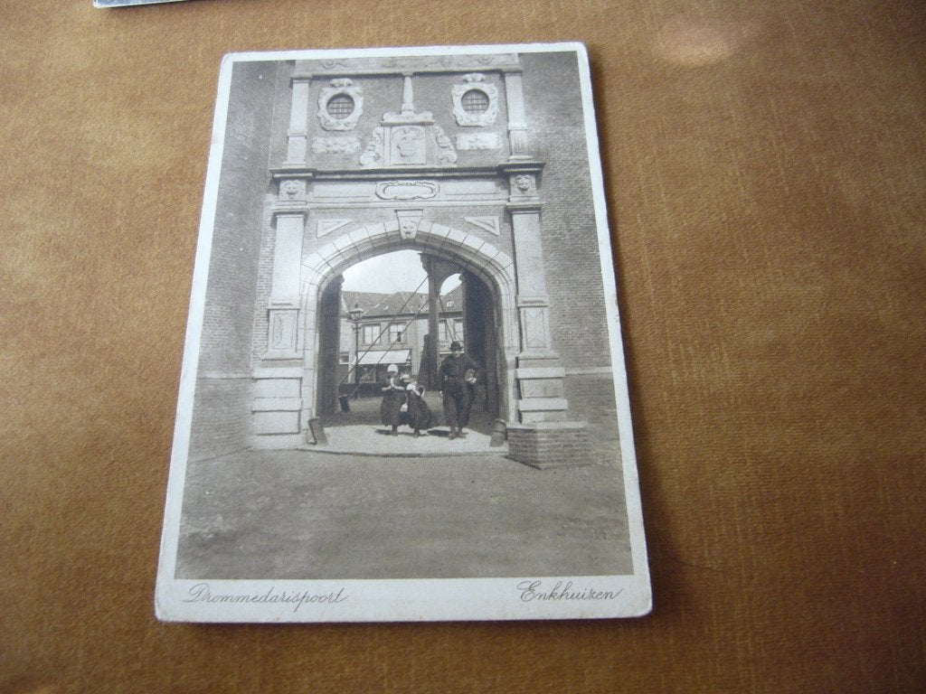 ENKHUIZEN  =  DROMMEDARISPOORT  BRIEFKAART 1917, Ophalen of Verzenden, Voor 1920, Gelopen, Noord-Holland