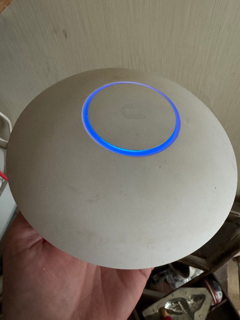 Ubiquiti Unify Long Range Accesspoint, Computers en Software, Accesspoints, Ophalen of Verzenden, Gebruikt, Ubiquity UniFi