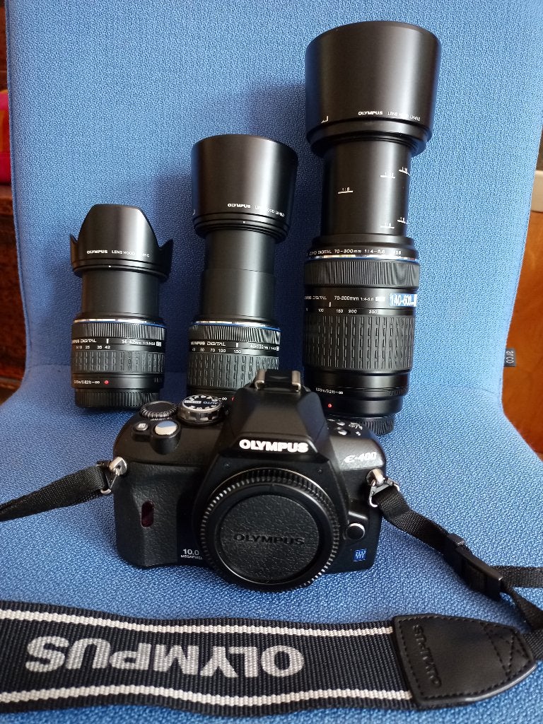 Olympus E-400 met 3 zoomlenzen e.d. in tas, Ophalen, Spiegelreflex, 10 Megapixel, Zo goed als nieuw