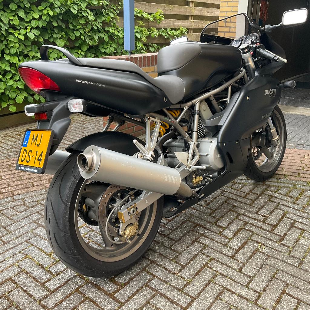 Ducati 750 sport, 2 cilinders, Meer dan 35 kW, 748 cc, Sport