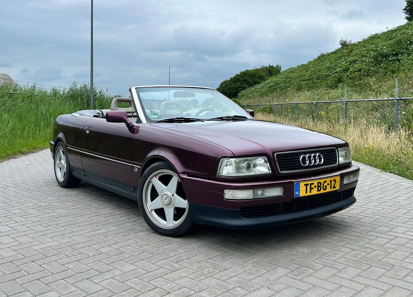 Audi Cabriolet 2.8 handgeschakeld 1994, Auto's, Audi, Voorwielaandrijving, Overige kleuren, Cabriolet, 4 stoelen