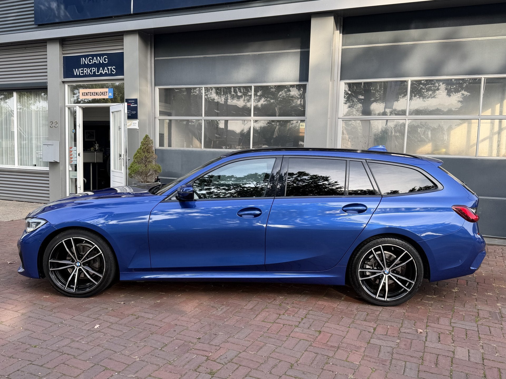 BMW 3 Serie Touring 320d High Executive Bj 2021 191PK Dealer, Auto's, Automaat, Dealer onderhouden, Achterwielaandrijving, 4 cilinders