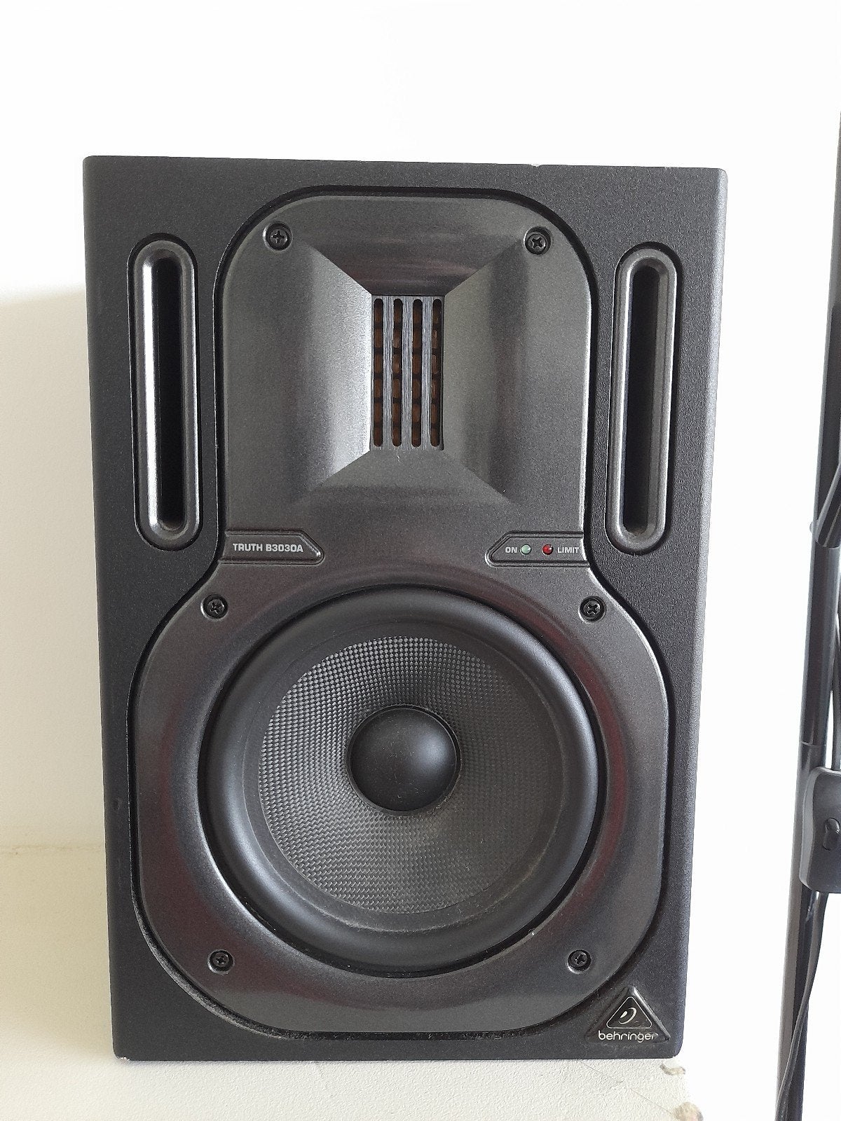 Behringer Truth B3030A Studiomonitor (één speaker), Overige merken, Studiomonitor, Gebruikt, 120 tot 150 watt