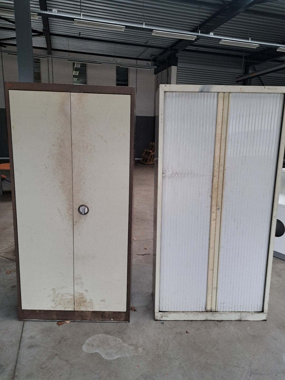 2x Archiefkast: 1x met deuren, 1x met schuifdeuren, Gebruikt, Meerdere deuren, Metaal, 150 tot 200 cm