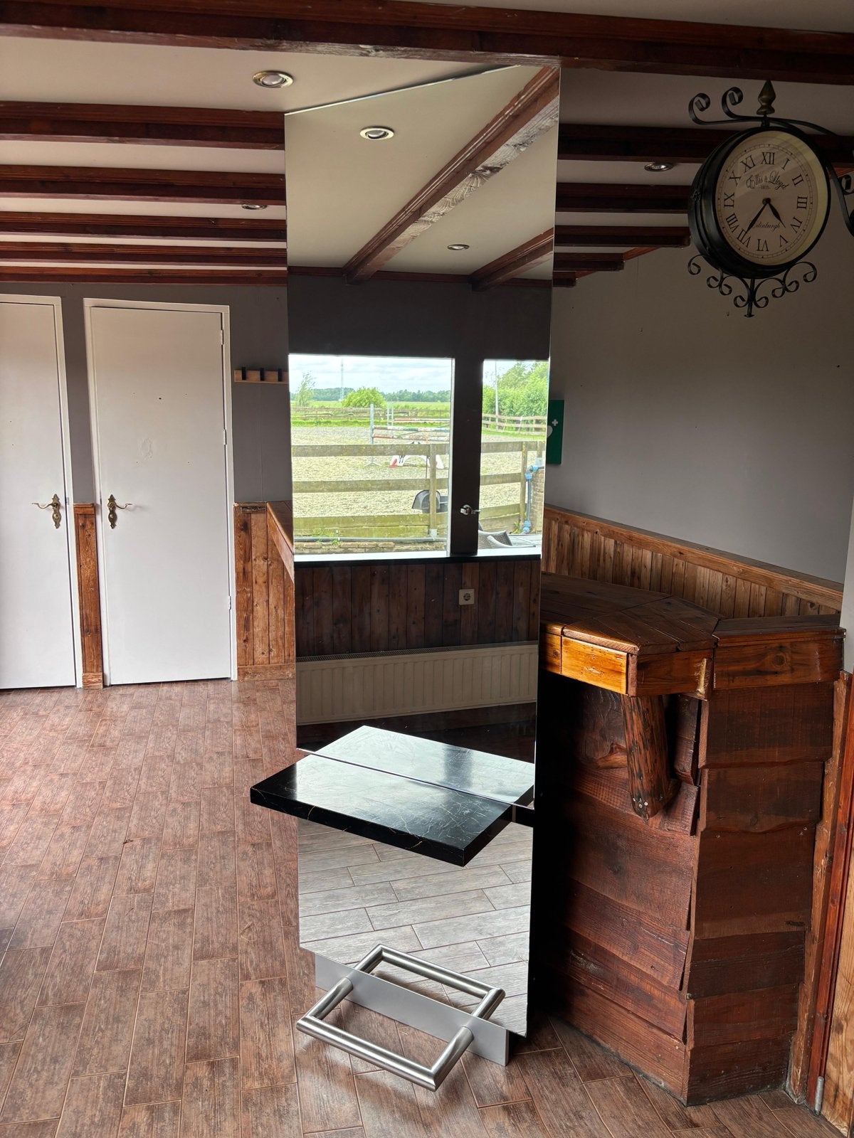 Kapsalon spiegel met werkblad - 230x70 cm, Huis en Inrichting, Woonaccessoires | Spiegels, Ophalen, Gebruikt, 200 cm of meer, Rechthoekig
