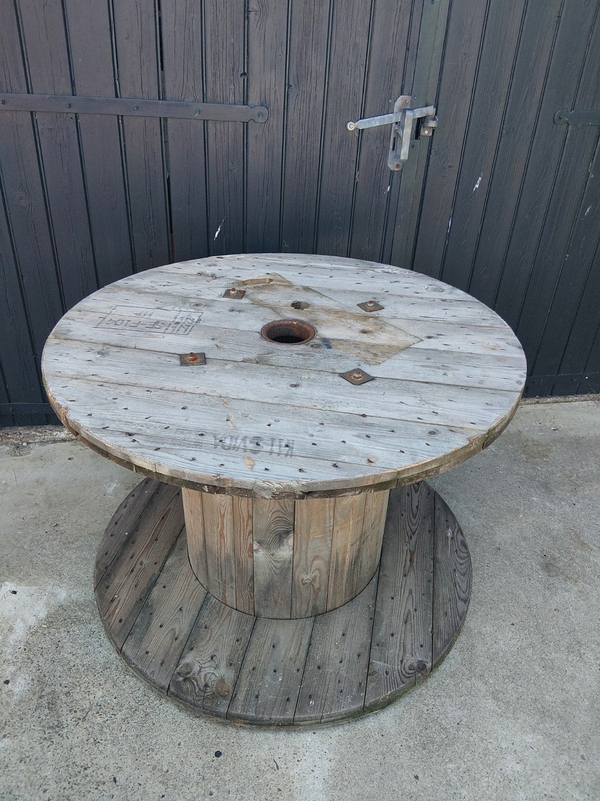 Grote houten kabelhaspel - Ideaal als tuintafel, Tuin en Terras, Ophalen, Gebruikt, Rond, Hout