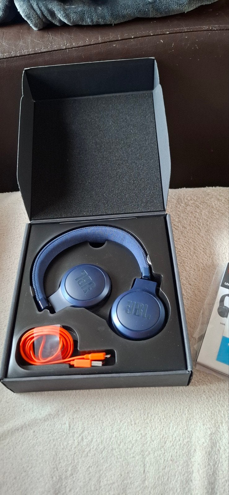 JBL Live 400BT koptelefoon - Nieuwstaat, JBL, Draadloos, Nieuw, On-ear