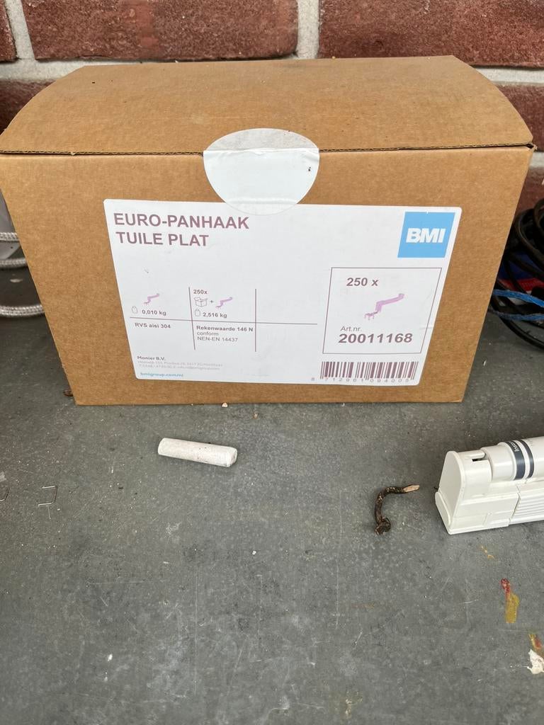 Panhaken voor tuile plat van Monier, Ophalen, Overige kleuren, Overige typen, Nieuw