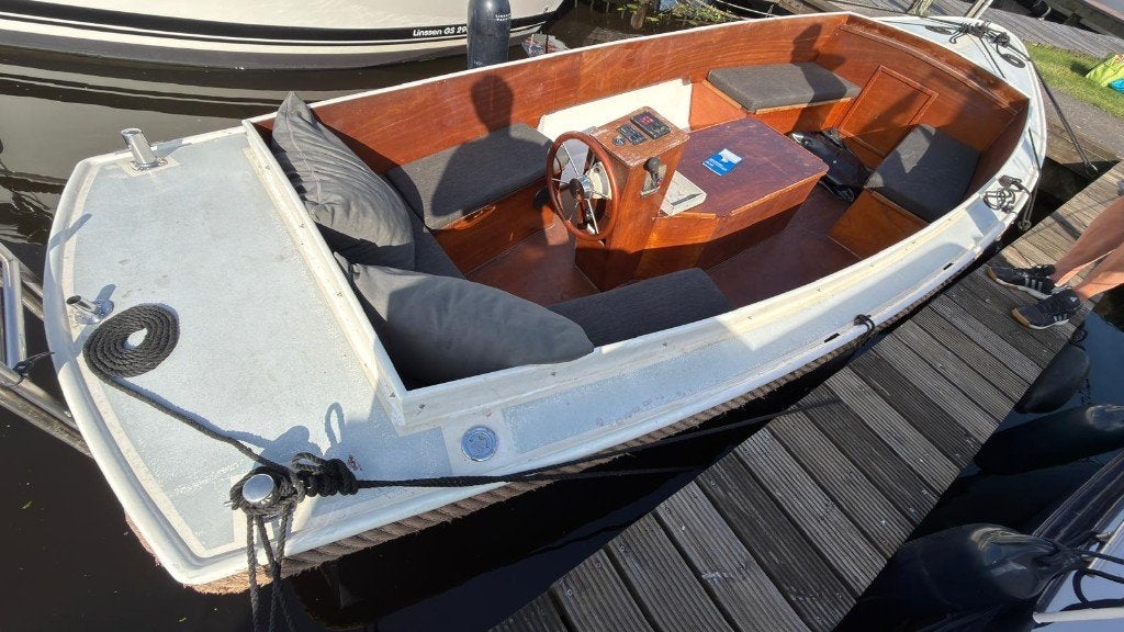 Stalen Sloep te koop +/- 6 meter lang en 2 meter breed, Watersport en Boten, Consoleboot, Gebruikt, Binnenboordmotor, Diesel