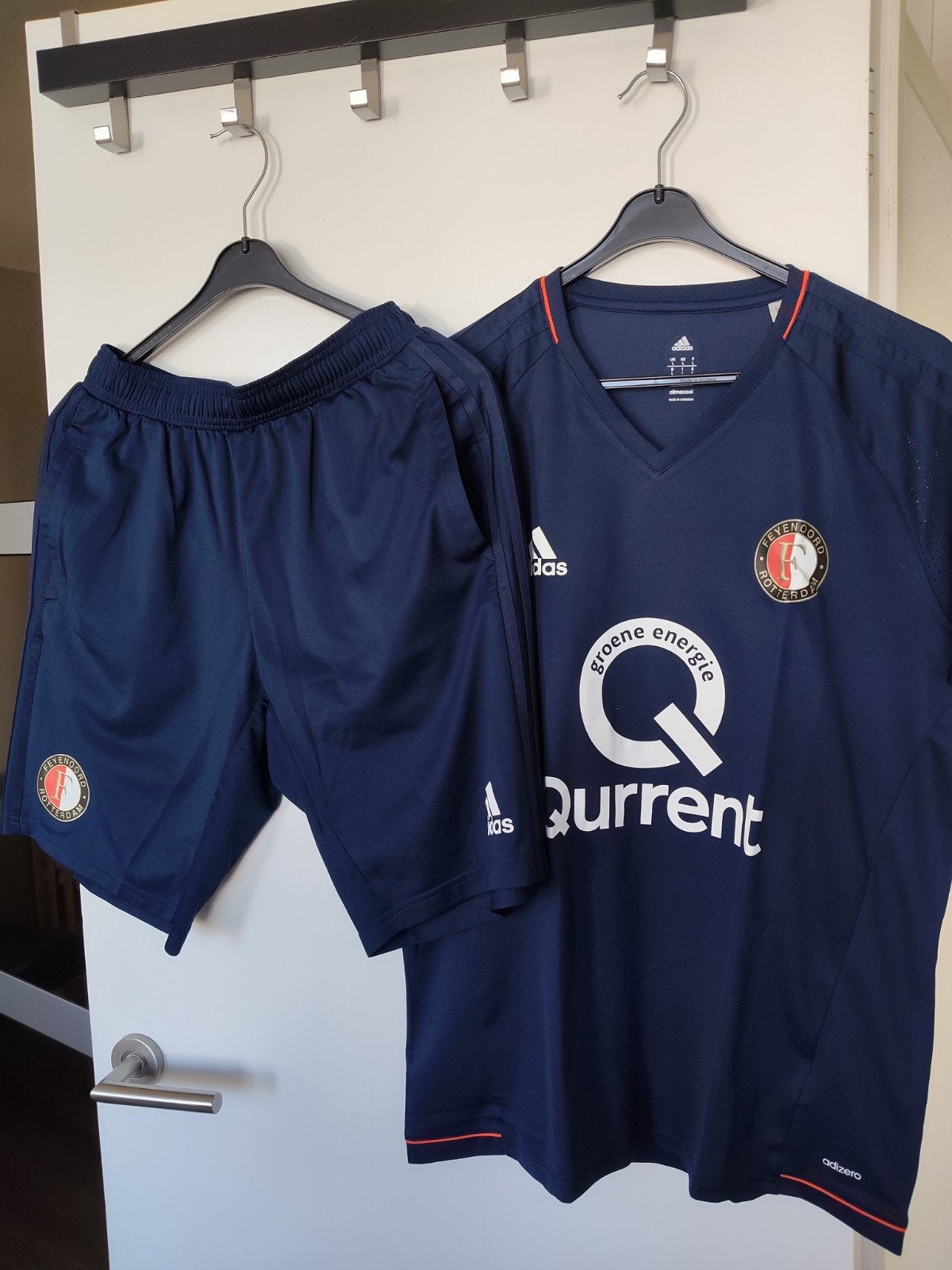 Feyenoord voetbalsetje blauw shirt L broekje M prima staat, Sport en Fitness, Ophalen of Verzenden, Zo goed als nieuw, Set