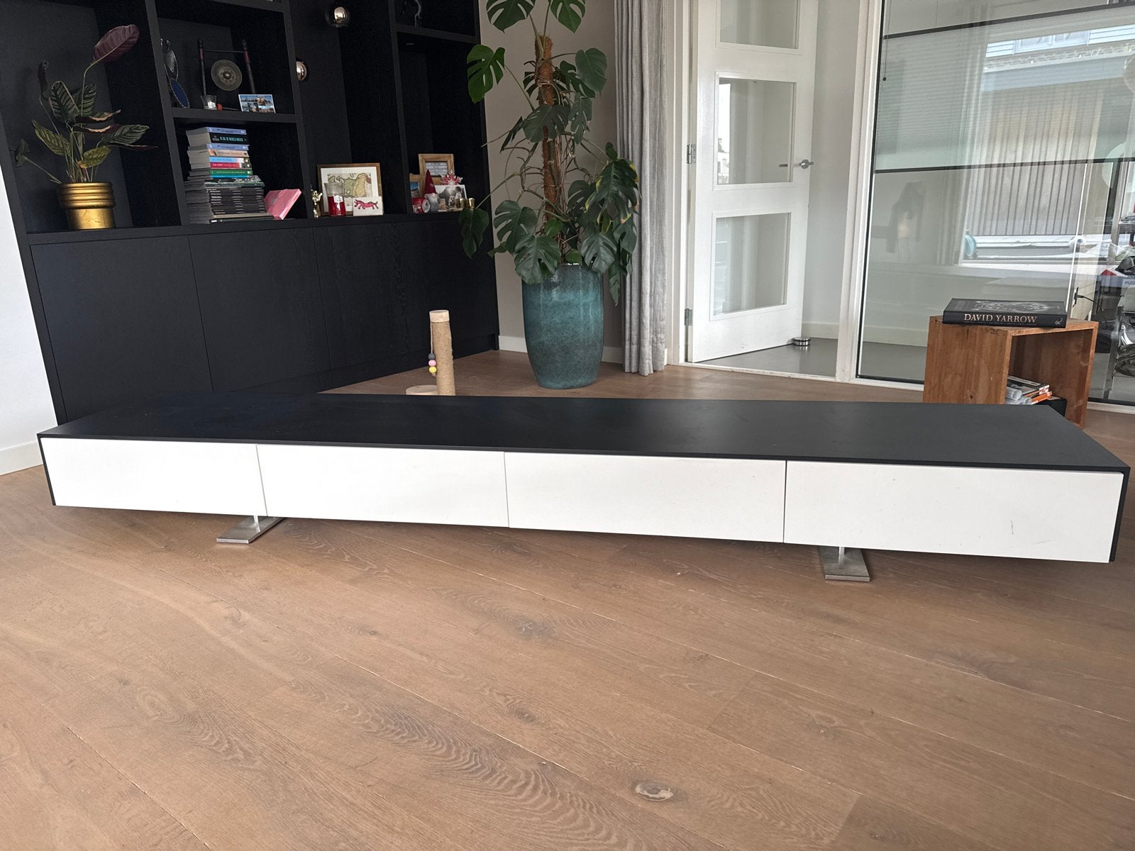Foto 2 van Modern zwart-wit tv-meubel