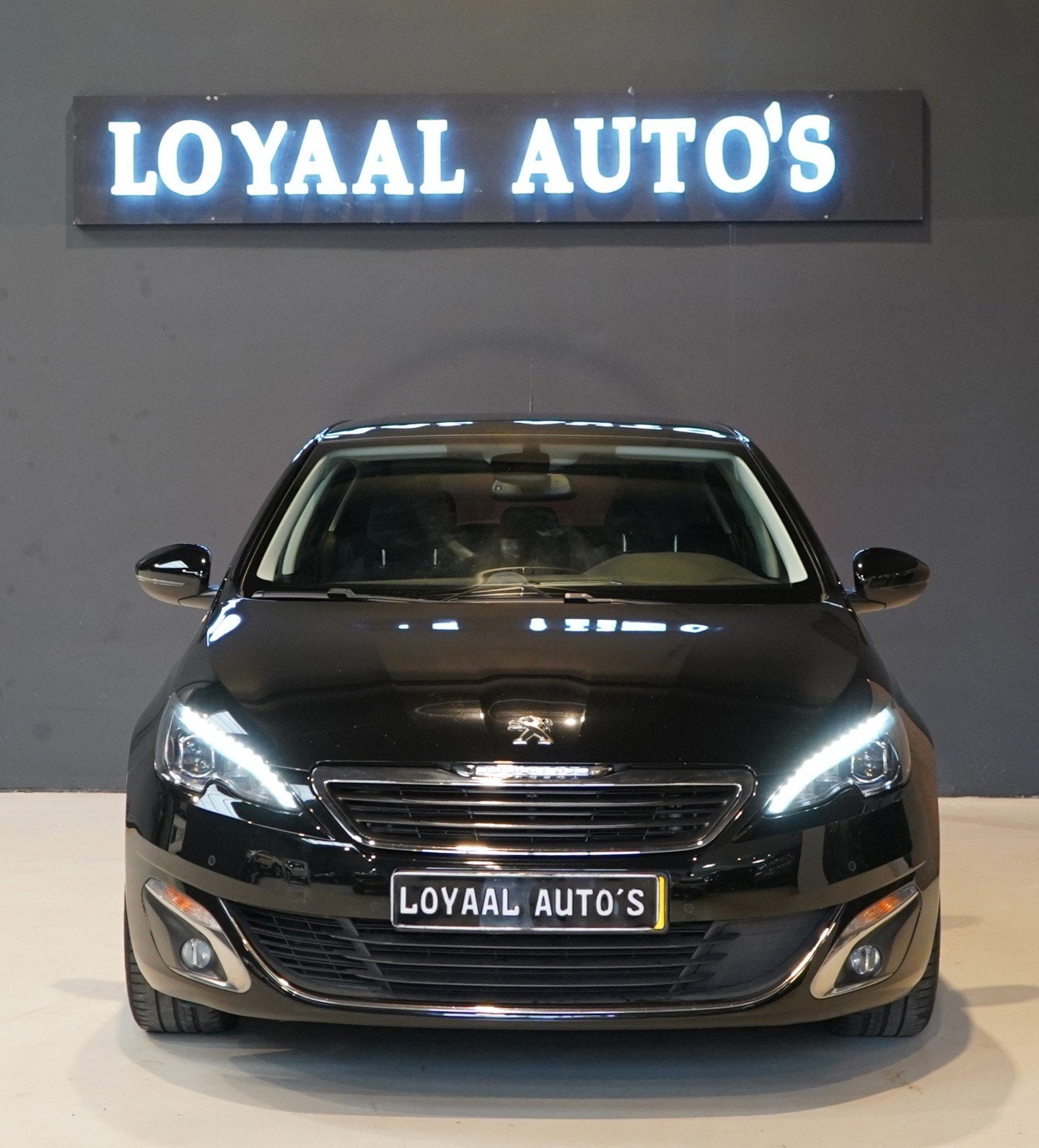 Peugeot 308 1.2 PureTech Allure | PANODAK | ACHTERUITRIJCA., Voorwielaandrijving, Stof, Euro 6, Origineel Nederlands