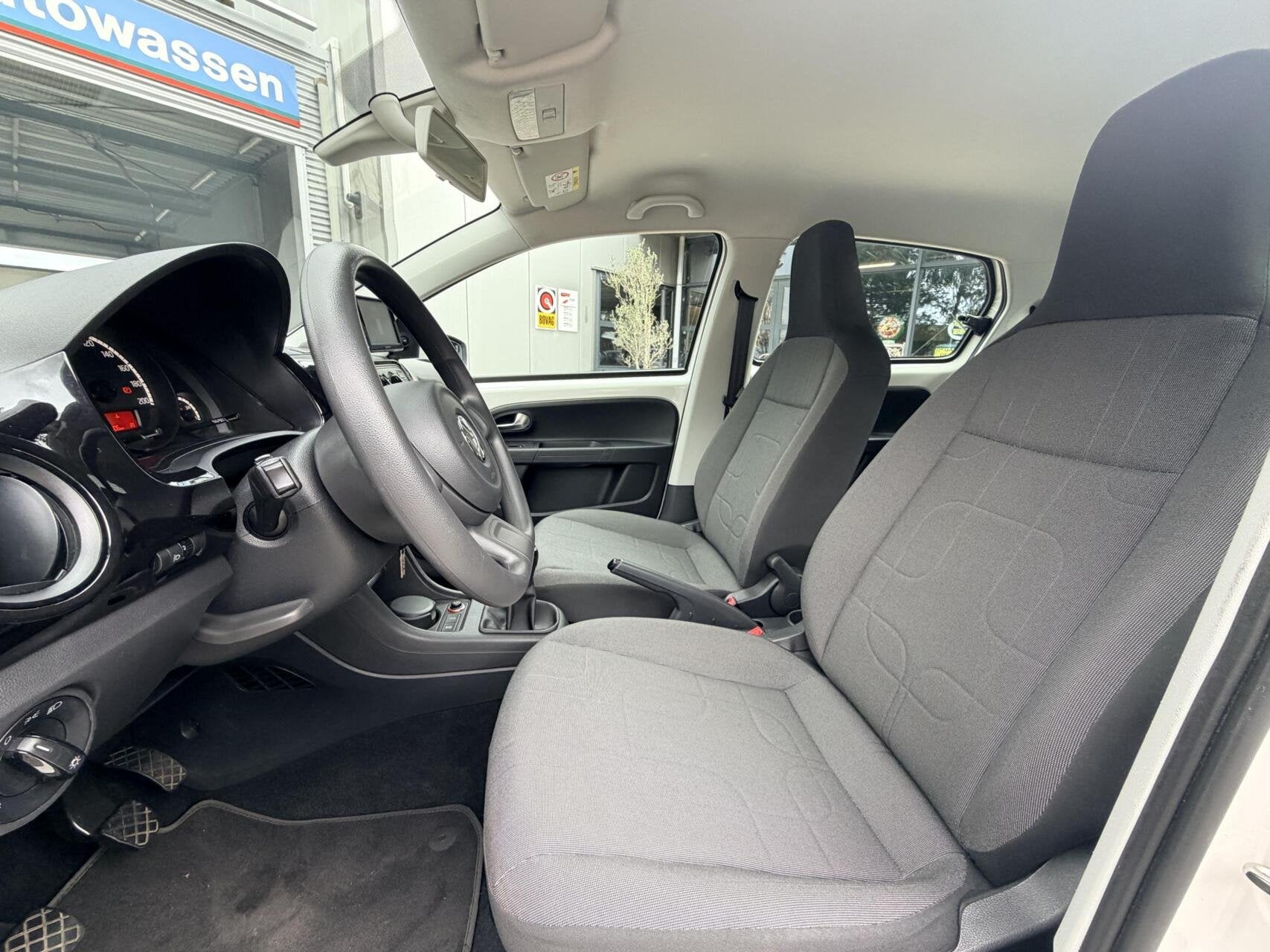 Volkswagen Up! 1.0 move up! BlueMotion | Cruise | Airco | Na, Auto's, Voorwielaandrijving, Gebruikt, 840 kg, Wit
