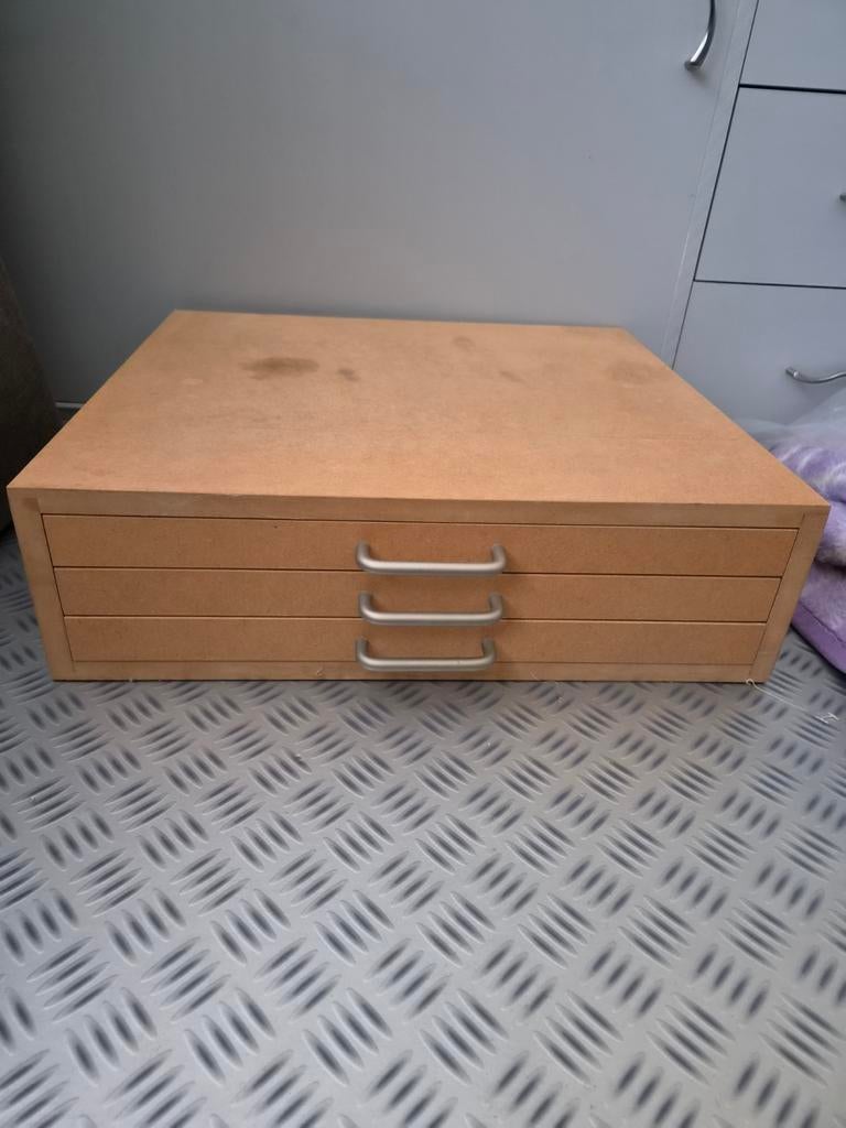 Kast met 3 lade elk 72 vak voor naai/borduurgaren, Hobby en Vrije tijd, Borduren en Borduurmachines, Ophalen, Zo goed als nieuw