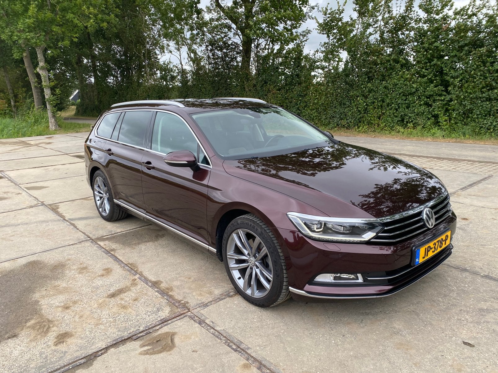 Volkswagen Passat 1.8 TSI Highline Trekhaak Carplay ACC LED, Auto's, Voorwielaandrijving, 1800 kg, 4 cilinders, 1404 kg