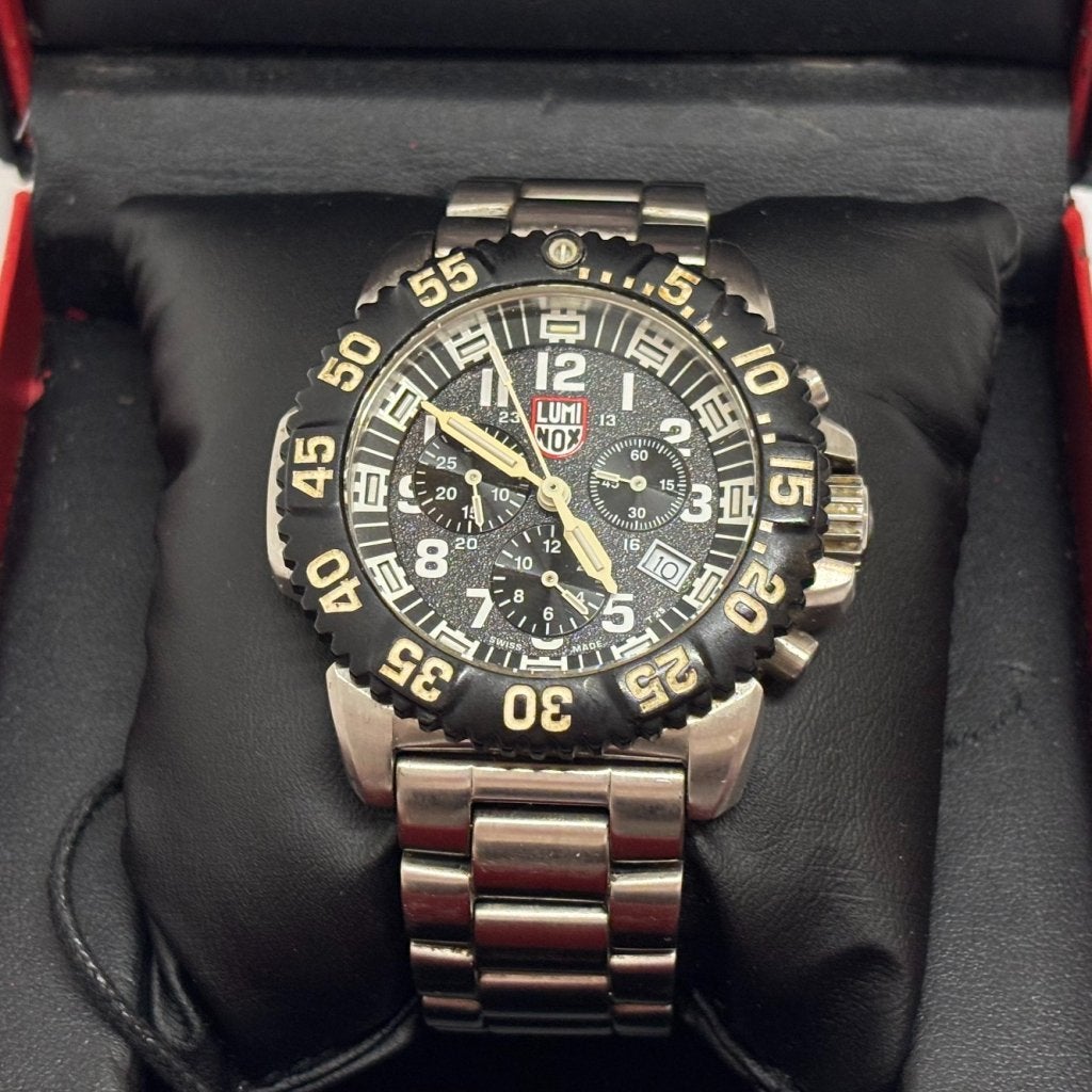 Luminox Navy Seal Steel Colormark Chronograph 3180 Series, Seiko, Zo goed als nieuw, Support@seiko.com, 5-11, Akasaka 2-chome
Minato-ku, Tokyo 107-0052
Japan