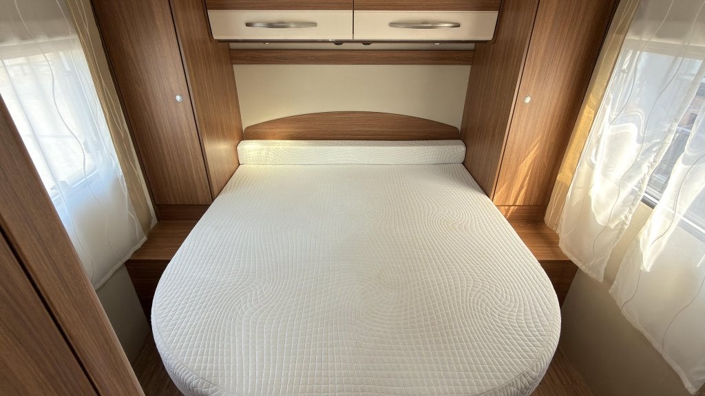 Keurig netjes met Queensbed De Carado T339 Uit 2017|62dkm|E6, Caravans en Kamperen, Campers, Ringverwarming, Fiat, Bedrijf, Tot en met 3