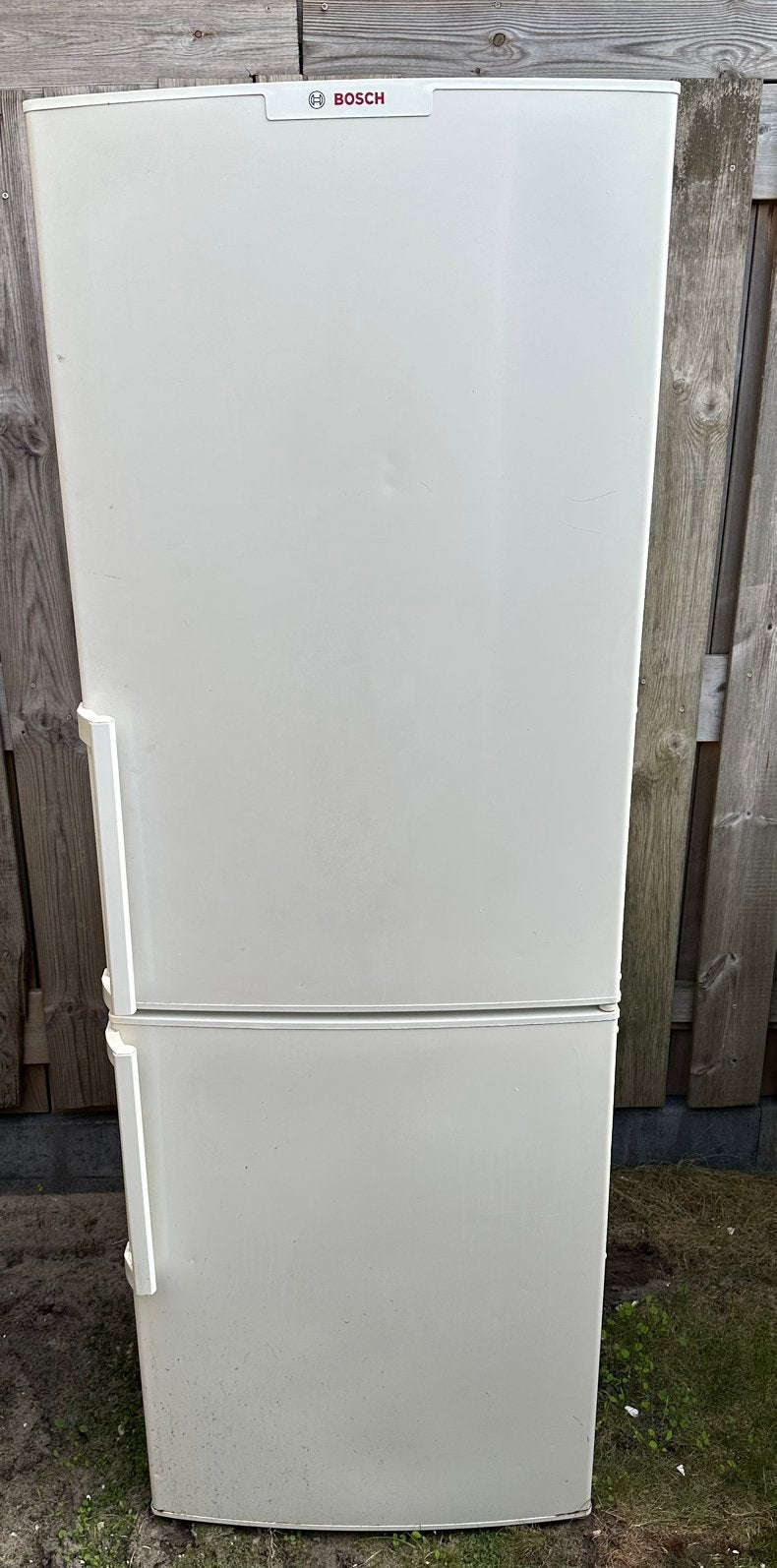 Bosch koelkast/oud ijzer/mag gratis opgehaald worden, Witgoed en Apparatuur, Ophalen, Zonder vriesvak, 200 liter of meer, 160 cm of meer