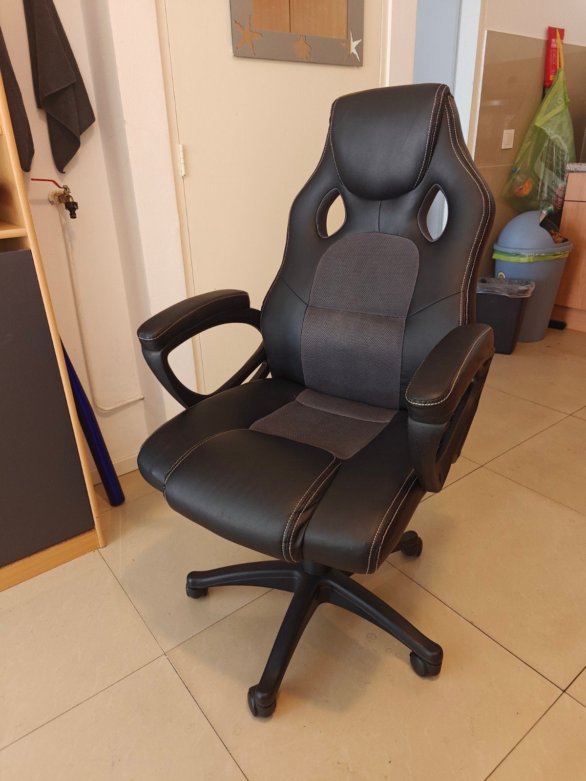 Gaming Bureaustoel Zwart/Grijs - Comfortabel en Ergonomisch, Huis en Inrichting, Gaming bureaustoel, Gebruikt, Zwart, Ophalen of Verzenden