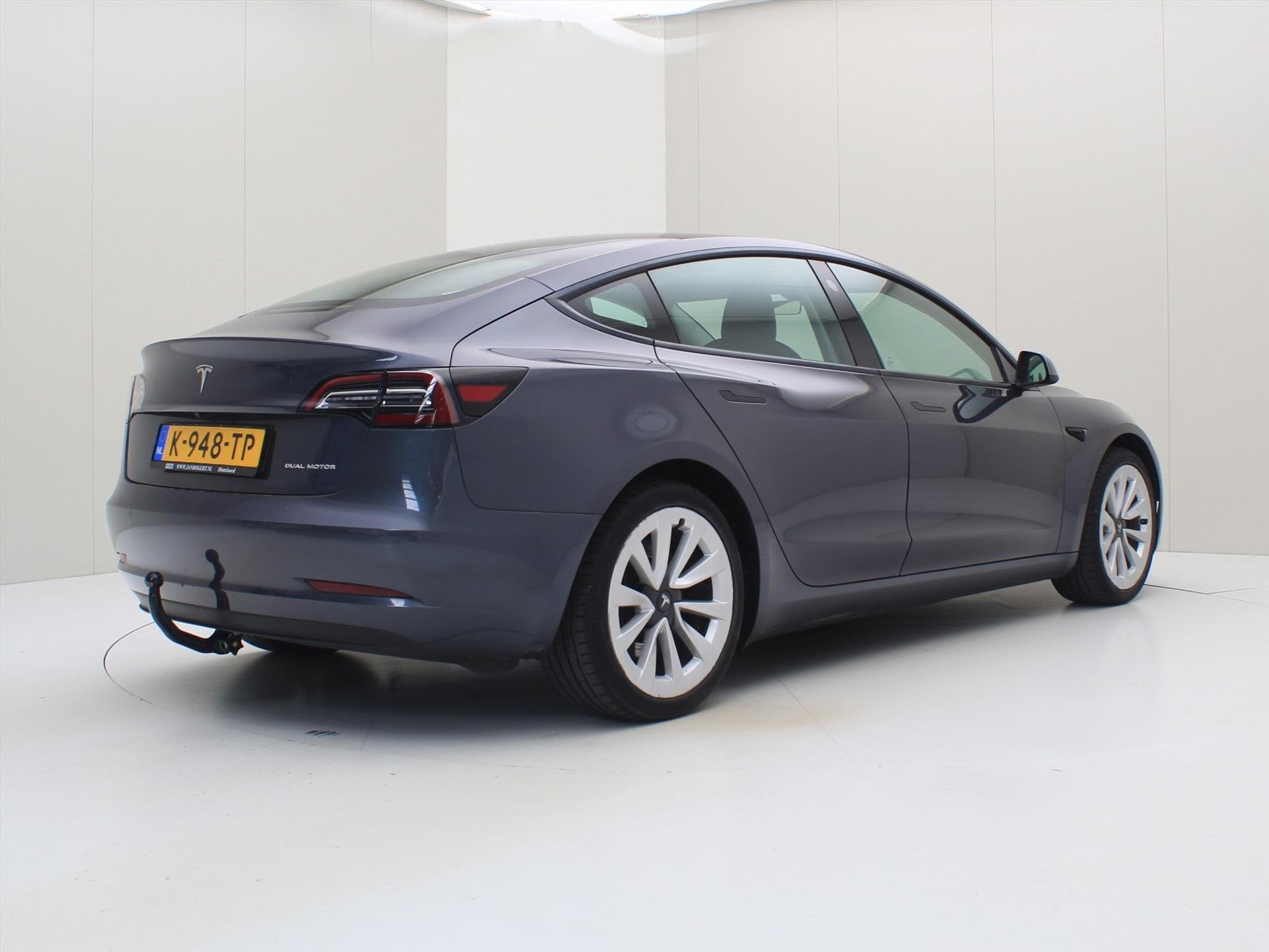 Tesla Model 3 Long-Range AWD 351pk 75 kWh 91,8% SoH FACELIFT, Auto's, Tesla, Dealer onderhouden, Gebruikt, Zwart, Origineel Nederlands