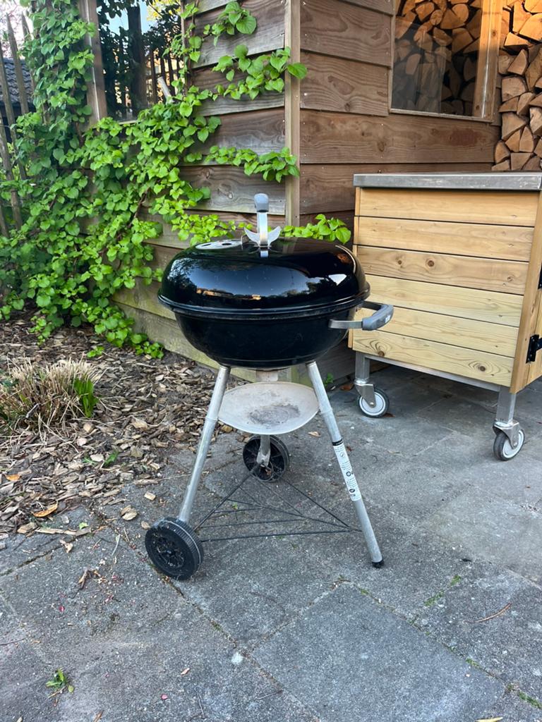 Weber compact kettle bbq 47 cm, Ophalen, Zo goed als nieuw