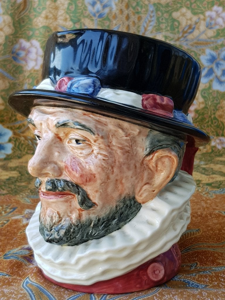 Beefeater mooie oude Toby jug uit Engeland van Royal Doulton, Antiek en Kunst, Ophalen of Verzenden