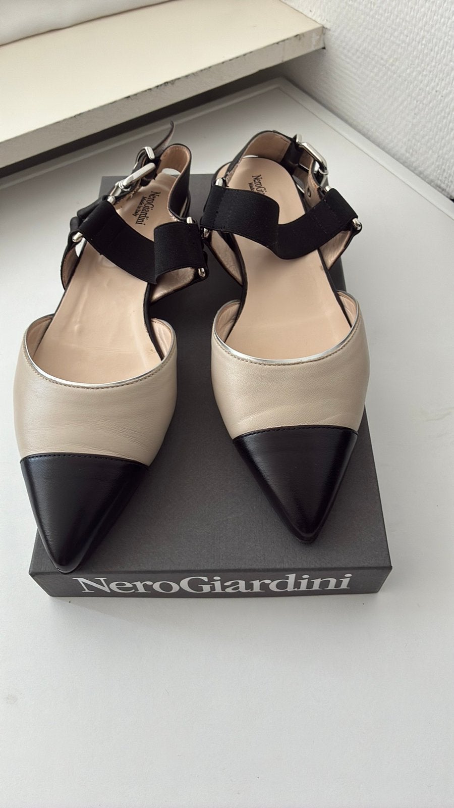 Nero giardini ballerina, Ophalen of Verzenden, Zo goed als nieuw