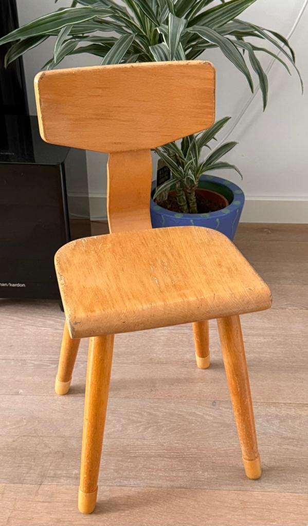 Vintage Schilte houten stoeltje, Kinderen en Baby's, Kinderkamer | Tafels en Stoelen, Ophalen, Gebruikt, Stoel(en)