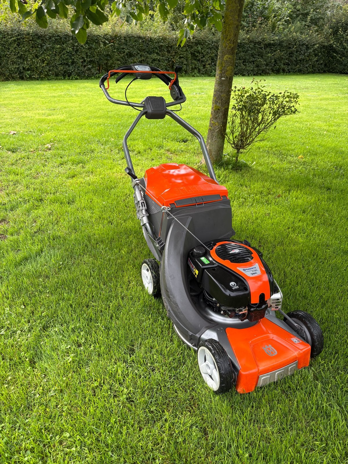 Husqvarna LC 488e grasmaaier met Briggs&Stratton motor, Ophalen, Cirkelmaaier, Gebruikt, Benzine-grasmaaier