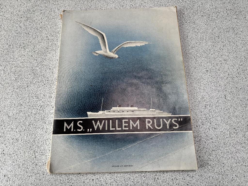 Boek M.S. Willem Ruys, Verzamelen, Scheepvaart, Ophalen of Verzenden, Gebruikt, Motorboot, Boek of Tijdschrift