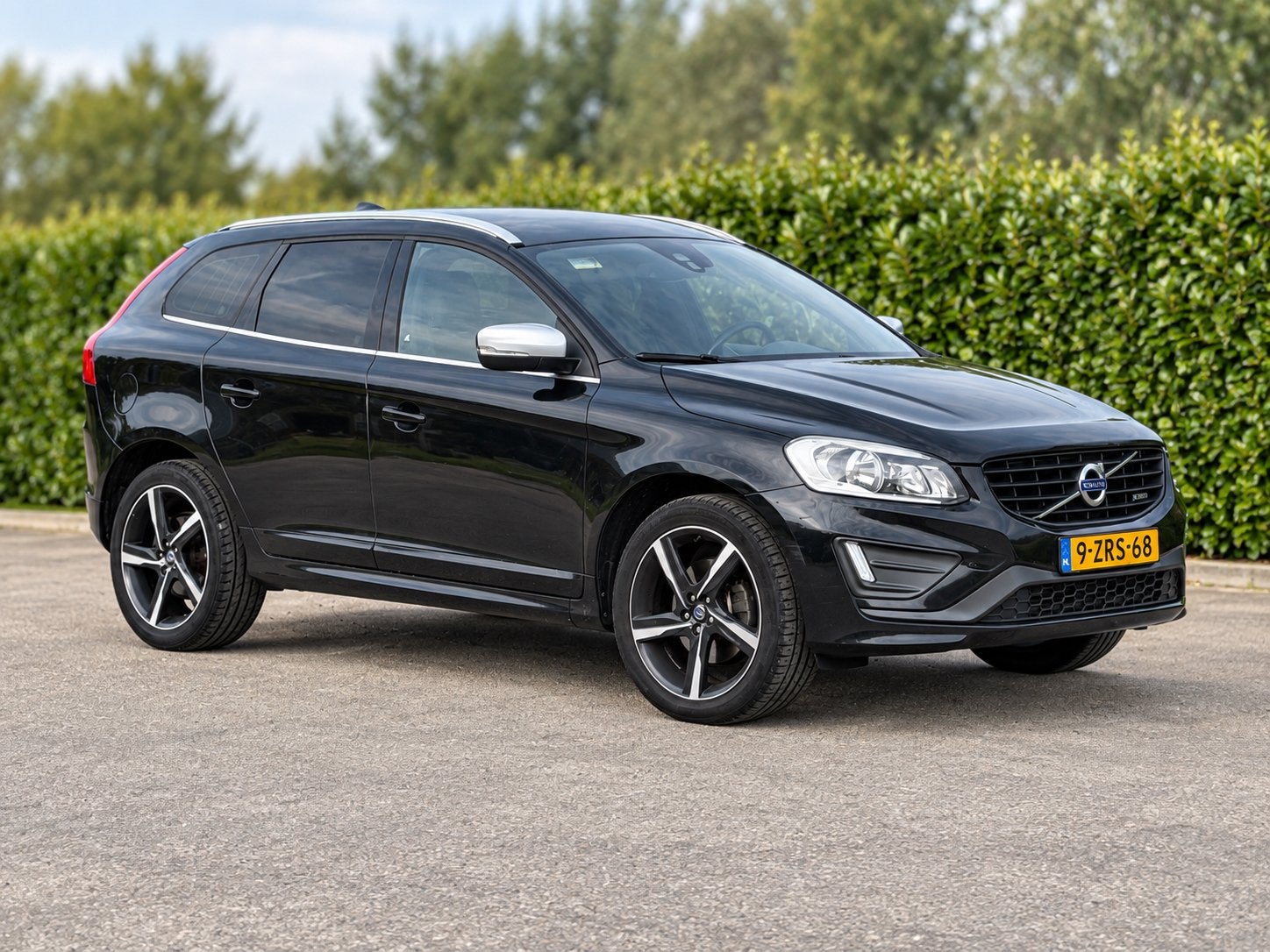 Volvo XC60 D4 R-Design Automaat | 2015 | NAP | 2e eigenaar, Auto's, Zwart, 4 cilinders, 1634 kg, Particulier
