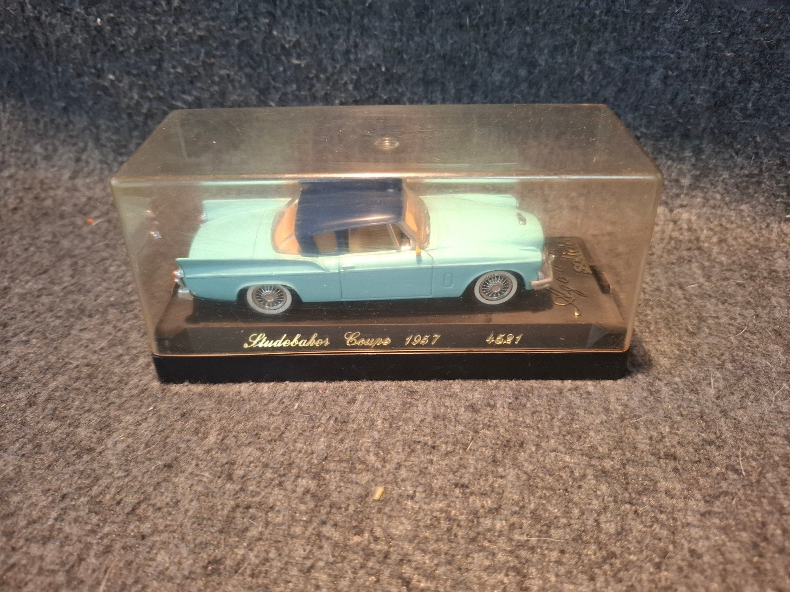 CADILLAC   ELDORADO   SEVILLE, Hobby en Vrije tijd, Modelauto's | 1:43, Ophalen of Verzenden, Nieuw, Auto, Solido