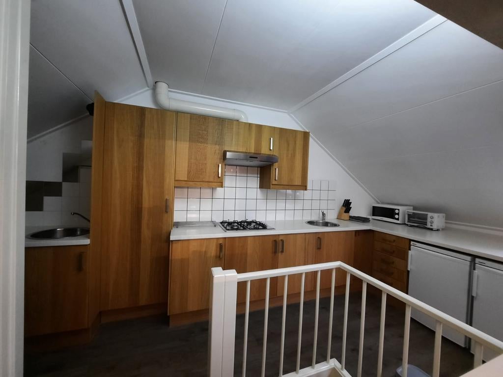 ELST, achterhuis ( studio) te huur voor studerend stel, Huizen en Kamers, Nijmegen