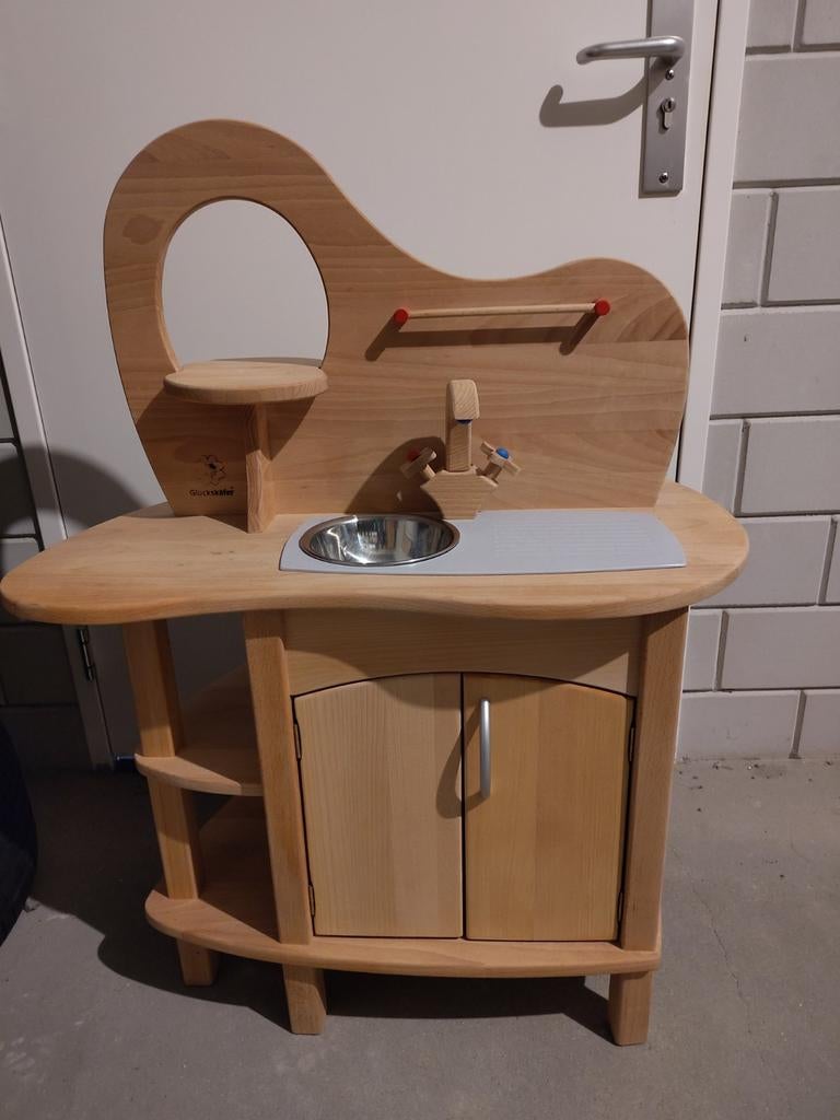 Speelkeuken van Glückskäfer, Ophalen