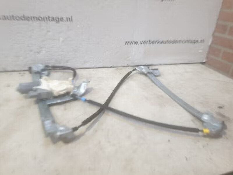 RAAMMECHANIEK ELEK LINKS VOOR 607 (9D / U) (96-507-349-80), Gebruikt, Brose SE, Ophalen of Verzenden, Info@brose.com