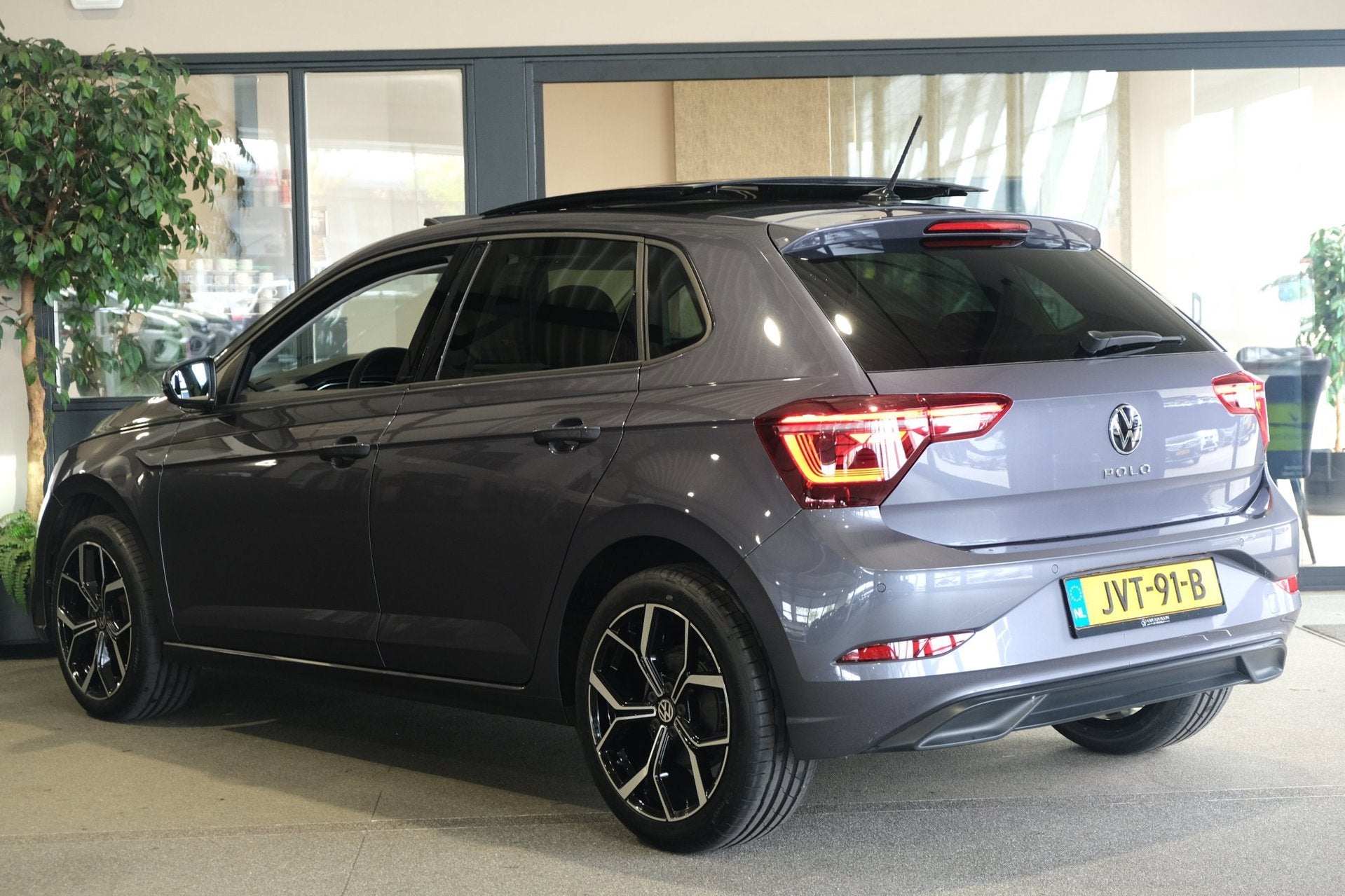 Volkswagen Polo 1.0 TSI Style 95PK DSG Pano IQ Virtual Navi, Gebruikt, 95 pk, 1104 kg, Origineel Nederlands