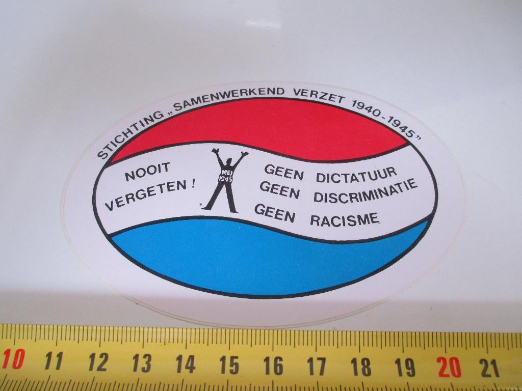 sticker  Stichting samenwerkend verzet 1940 - 1945, Ophalen, Zo goed als nieuw