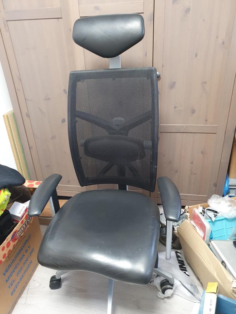 Ergonomische Bureaustoel met Hoofdsteun en Mesh Rug, Gebruikt, Zwart, Ophalen of Verzenden, Bureaustoel