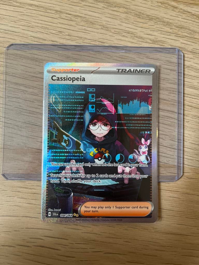 Pokemon Cassiopeia 094/064 shrouded fable supporter, Ophalen of Verzenden, Zo goed als nieuw, Losse kaart