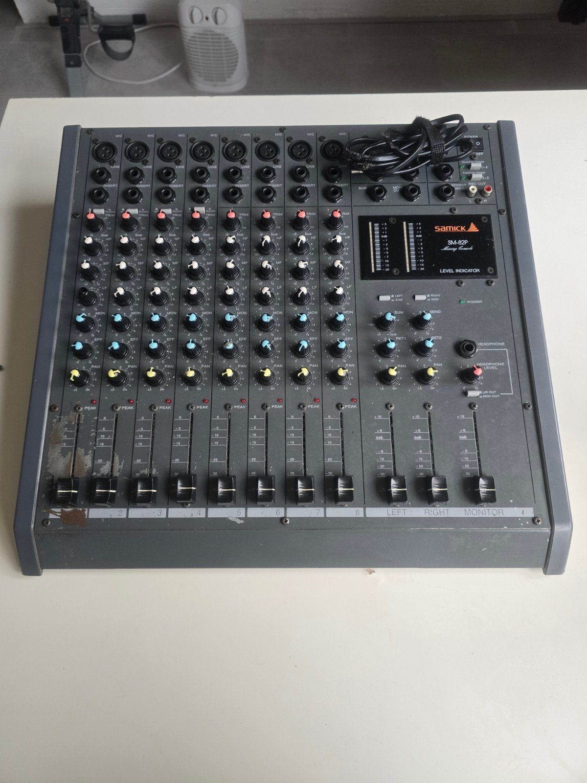 Samick SM-82P Professionele Mengpaneel, Ophalen, Gebruikt, 5 tot 10 kanalen, Microfooningang