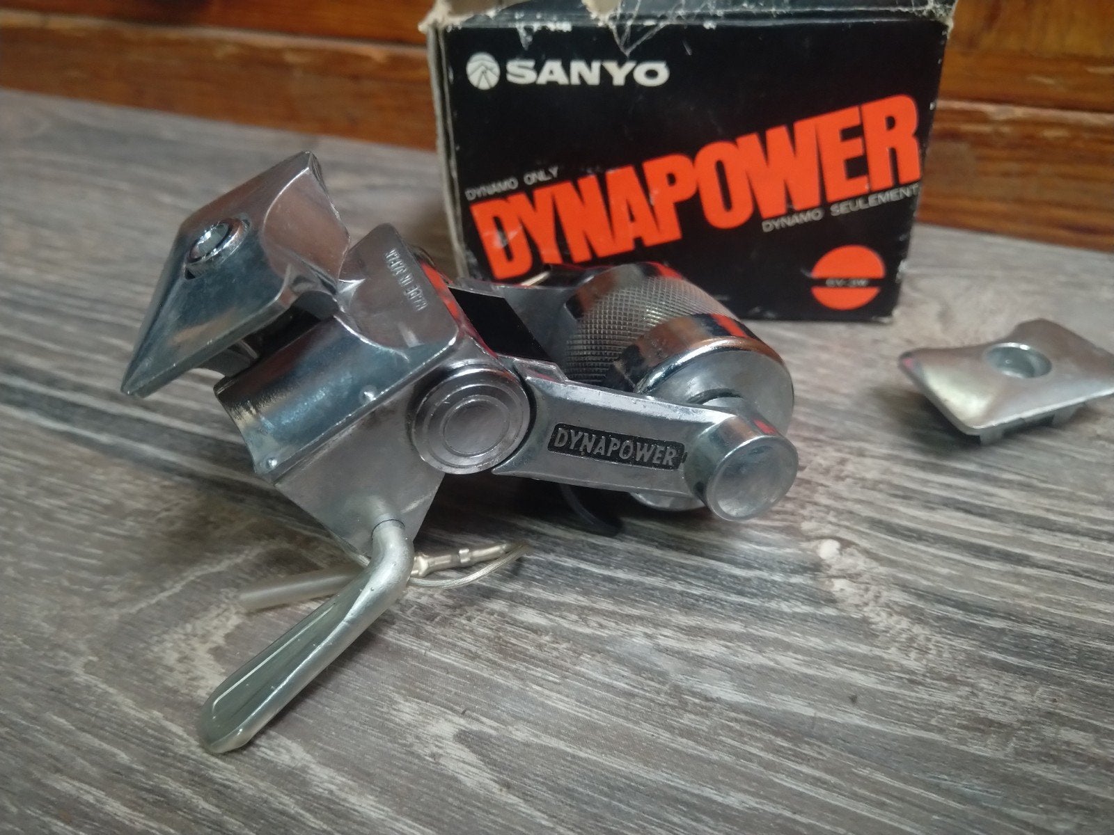 NOS Sanyo Dynapower, Fietsen en Brommers, Fietsaccessoires | Fietsverlichting, Ophalen of Verzenden, Nieuw, Dynamo